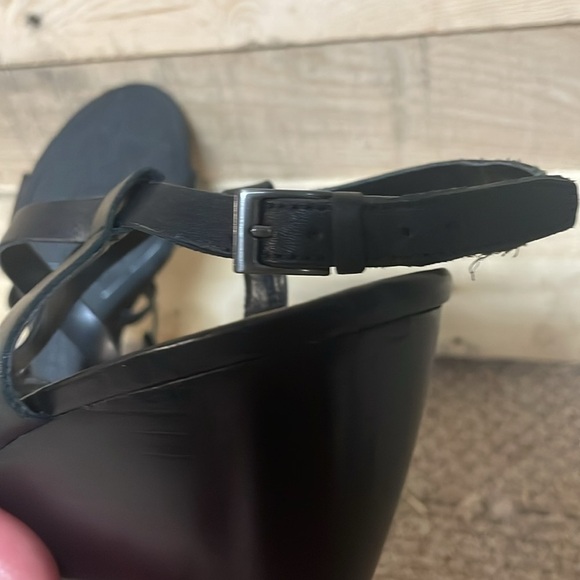 Franco Sarto size 10M Black Leather Cutout Detail Strappy Wedge Dress Sandals - Picture 6 of 7